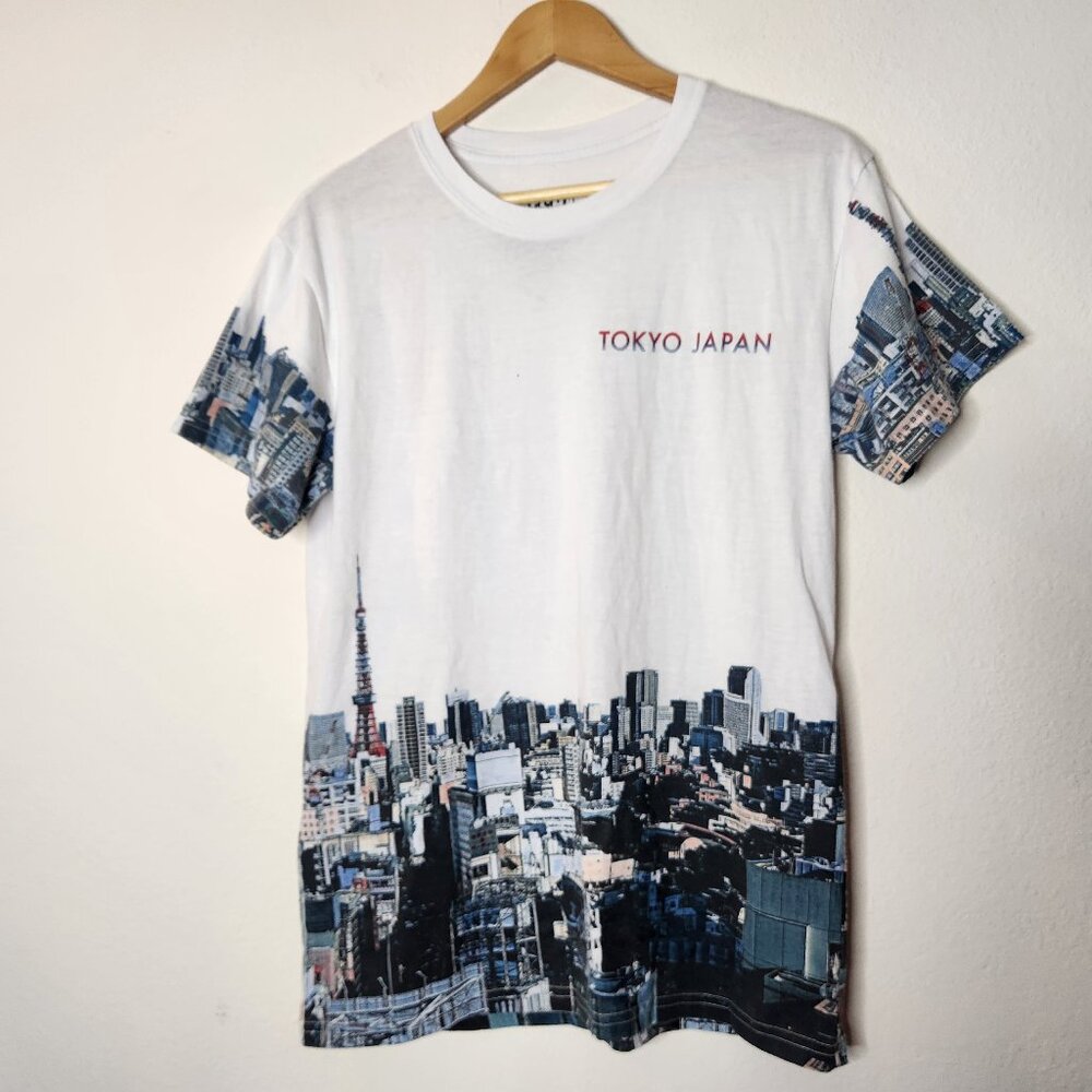 Fresh Laundry Mens Medium White Graphic Shirt Tokyo Japan City